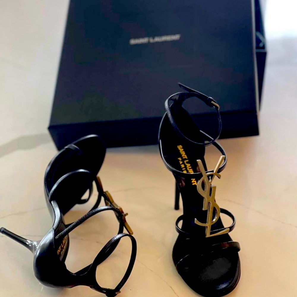 Saint Laurent high heels. Cassandra 100 YSl,36+. Fits size 6 and 6.5.
3.9" heel